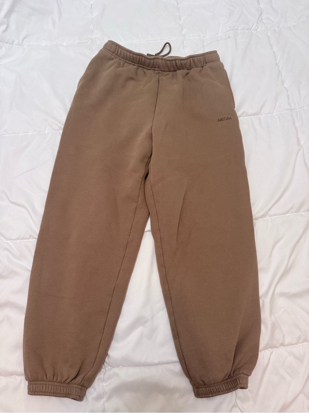 Aritzia women’s Taupe Brown Fleece Joggers